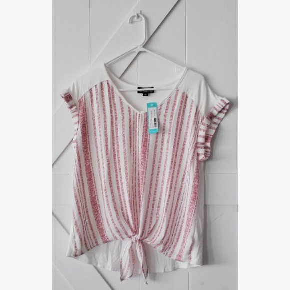 Fortune + Ivy Tops - NWT Fortune + Ivy Stitch Fix Clarese Tie Front Mixed Material Top white v-neck
